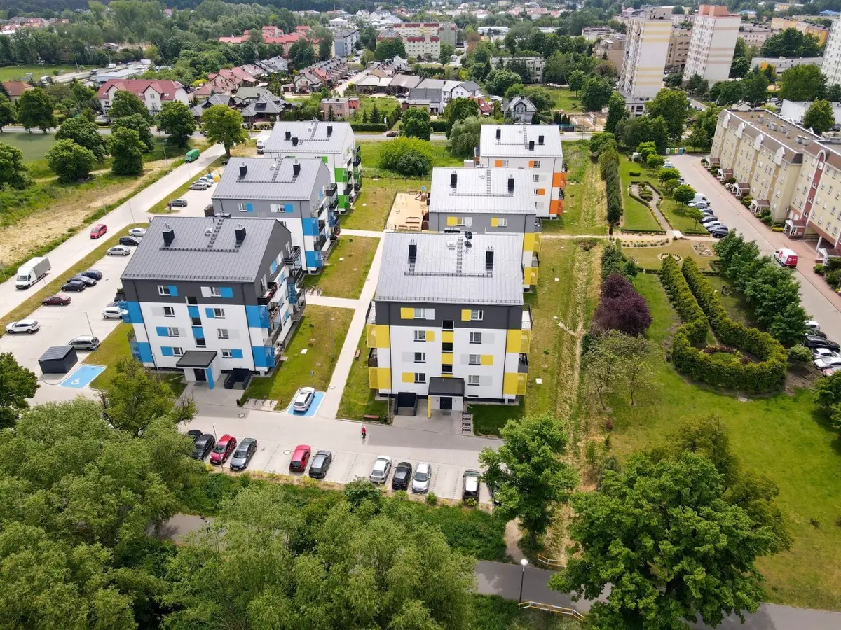 Kompleks bloków mieszkalnych – widok z lotu ptaka